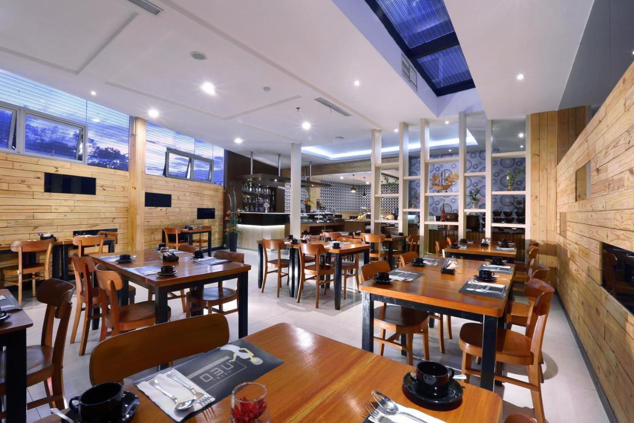 Neo Dipatiukur Bandung By Aston Hotel Exterior photo