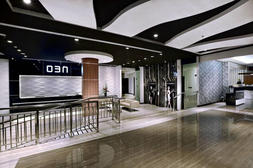 Neo Dipatiukur Bandung By Aston Hotel Exterior photo