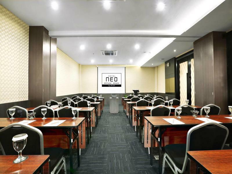 Neo Dipatiukur Bandung By Aston Hotel Exterior photo