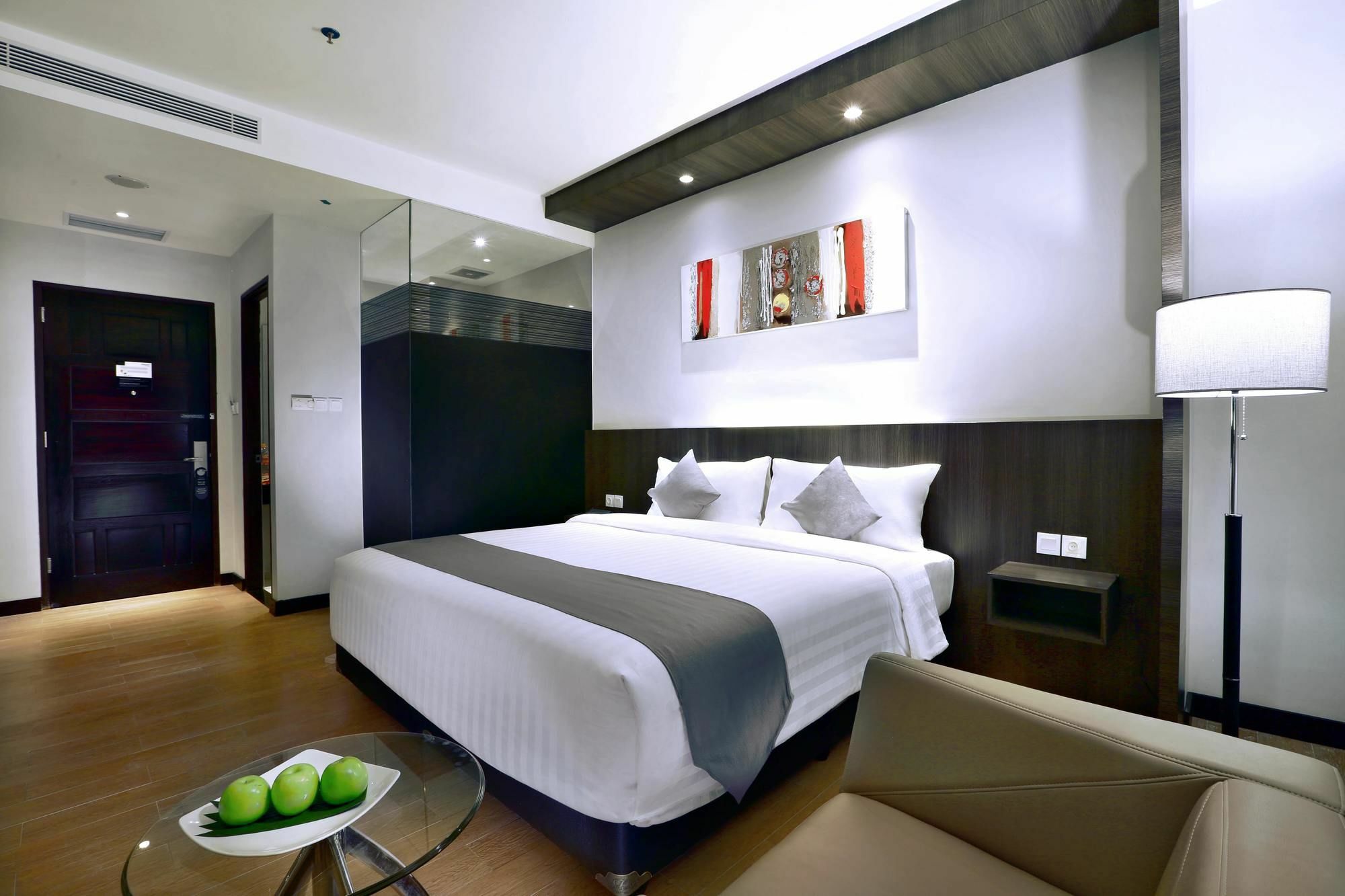 Neo Dipatiukur Bandung By Aston Hotel Exterior photo