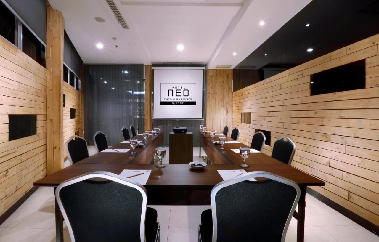 Neo Dipatiukur Bandung By Aston Hotel Exterior photo